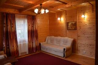 Мини-отель Sofia Forest Club Яремче Коттедж с 1 спальней-1